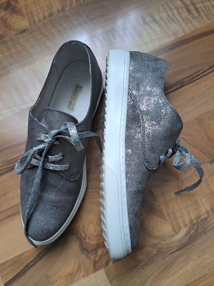 Pantofi piele argintii