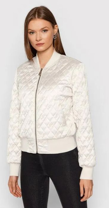 Яке Guees много запазено