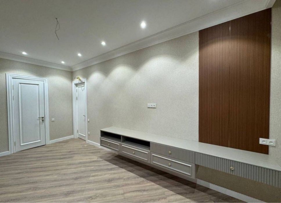 СРОЧНО! ПРОДАЁТСЯ Новостройка на Ц-1  4/4/14 в ЖК Инфинити Яшнабадский