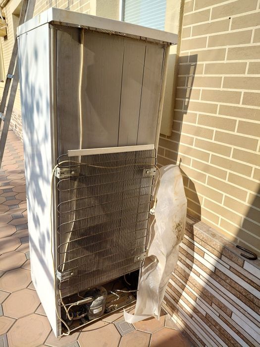 Холодильник Бирюса