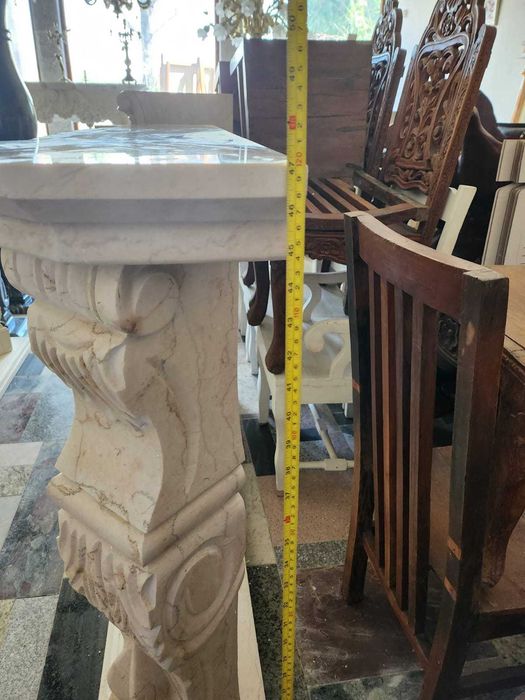 Masca semineu din marmura