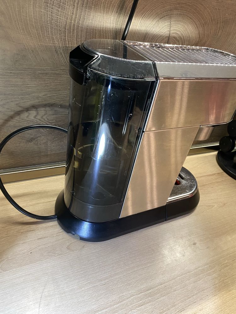 Кафемашина Delonghi Dedica EC685.M