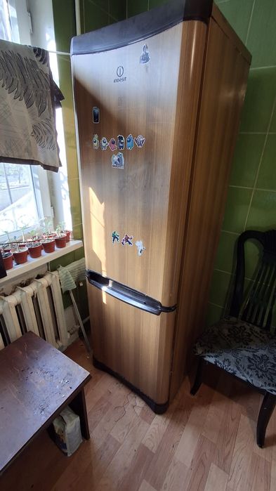 Срочно холодильник