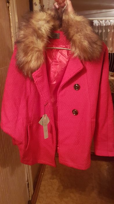 Продам новое пальтишко