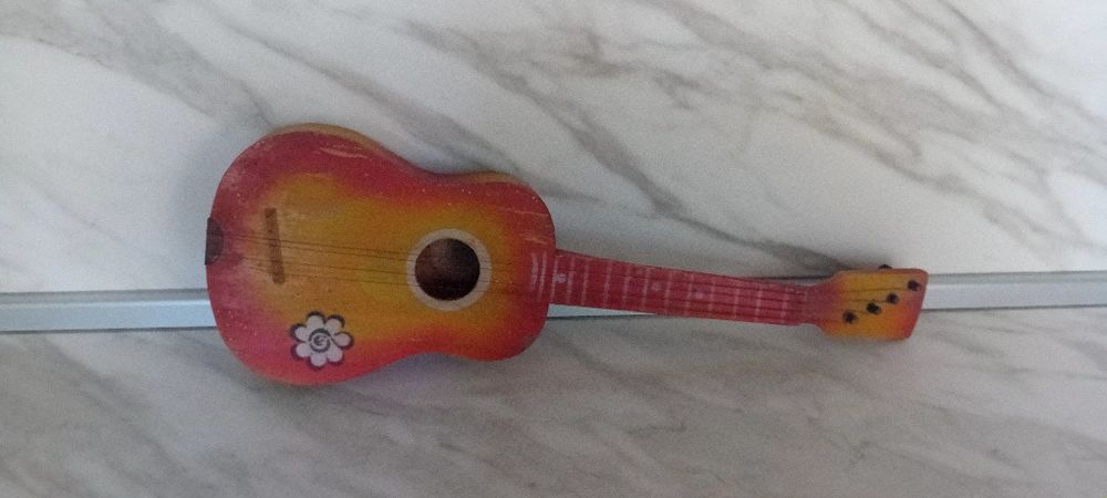 Декоративни предмети от соца.