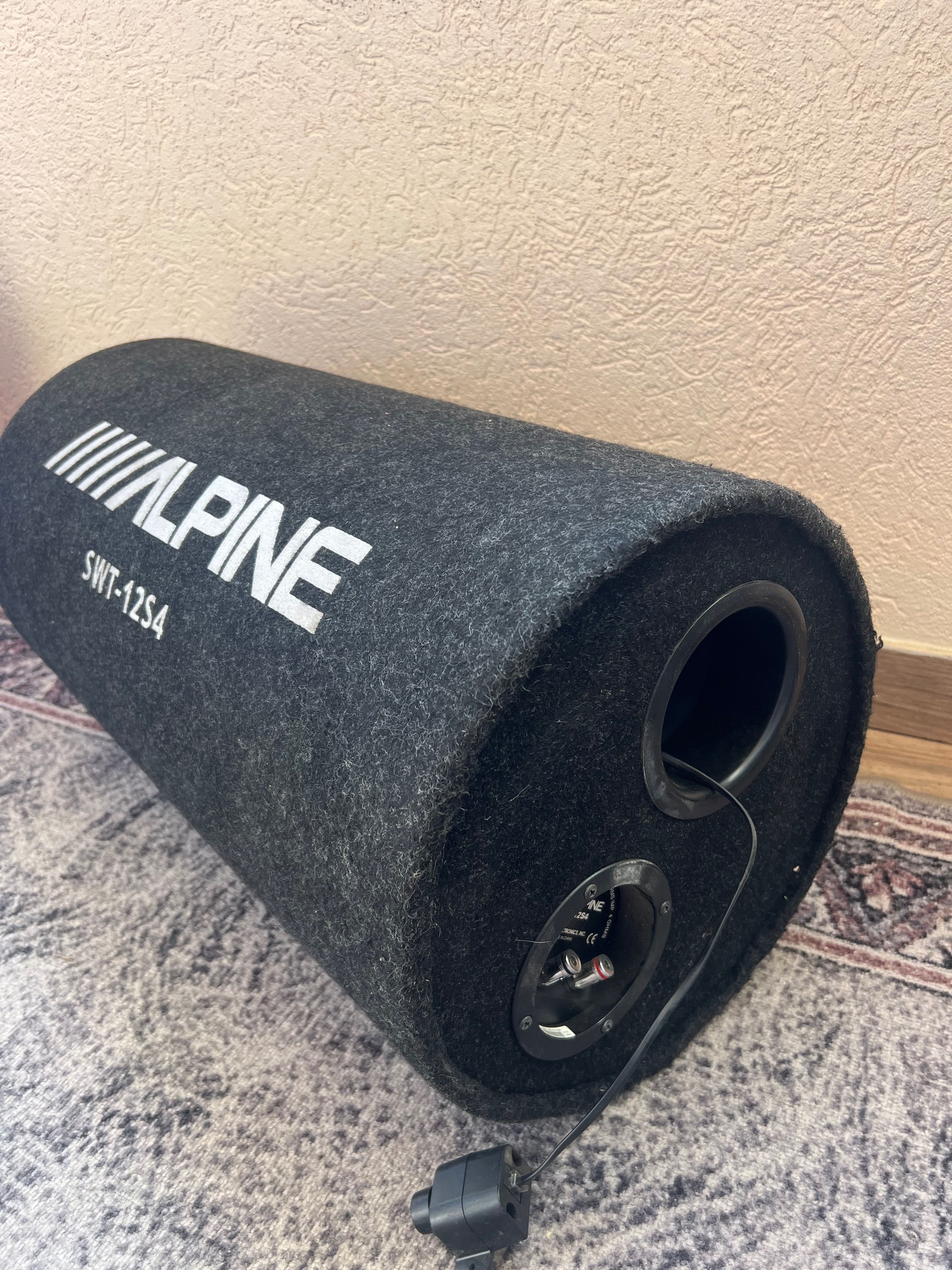 Subwoofer și stație
