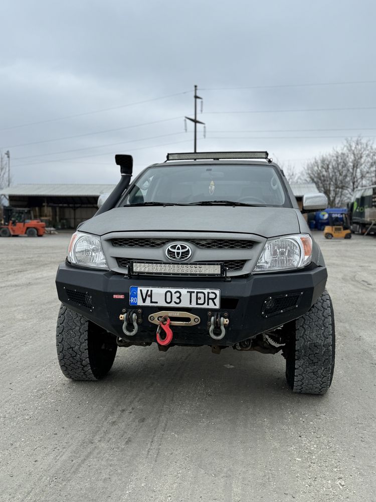 Vând Toyota Hilux