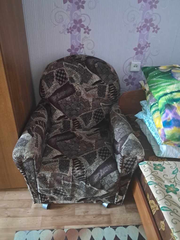 Диван и два кресла