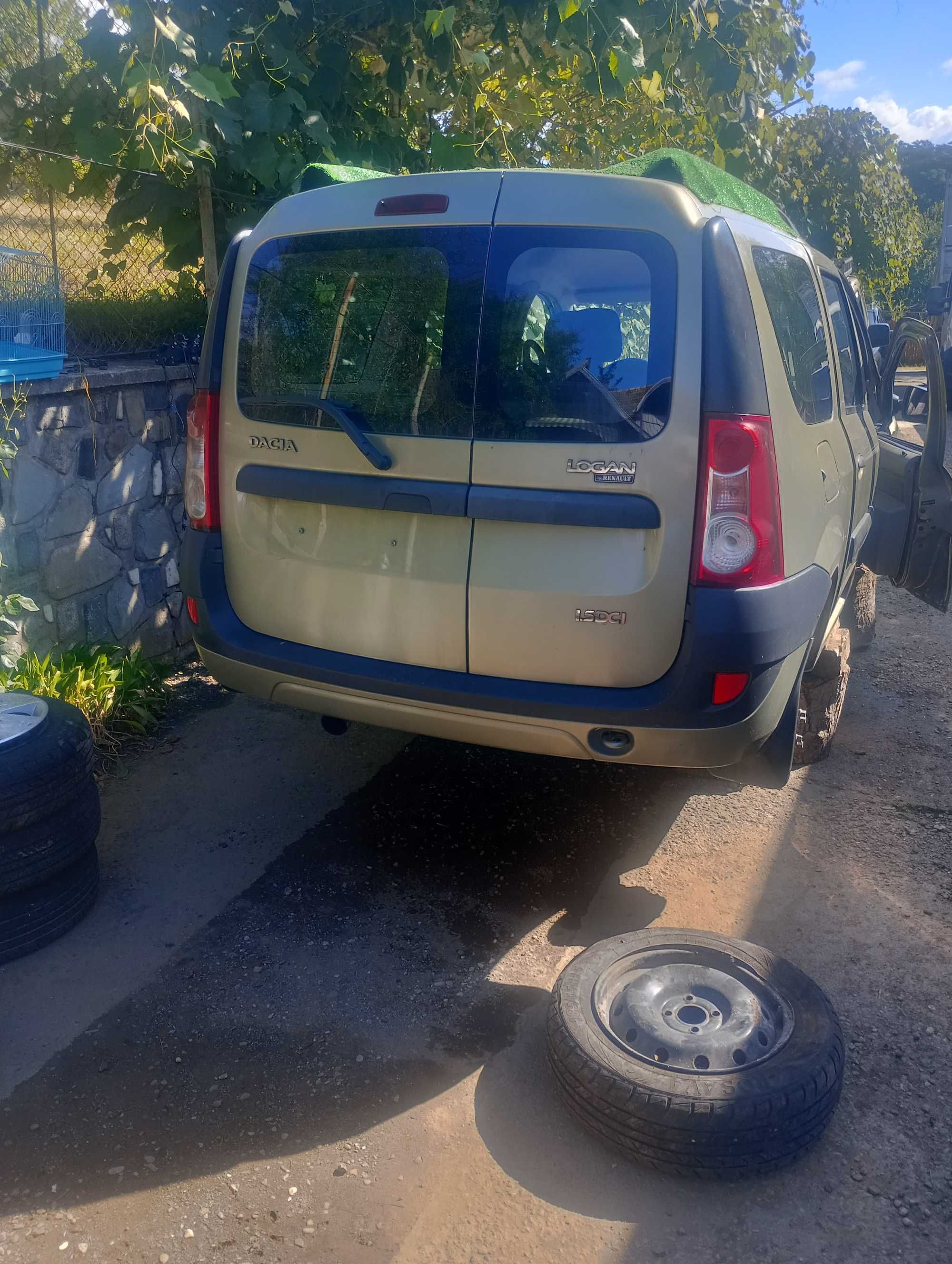 Dezmembrez Logan MCV 1.5dci