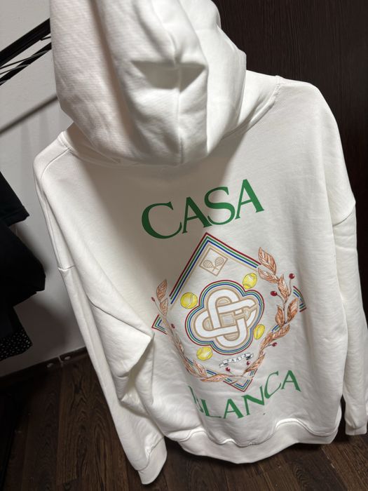 Tricouri si hanorac detalii in privat