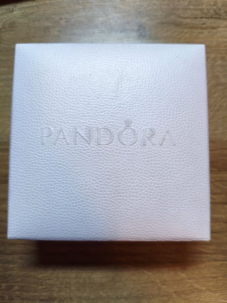 Браслет Pandora .