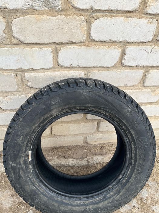 Шины зимнее 185/65/14