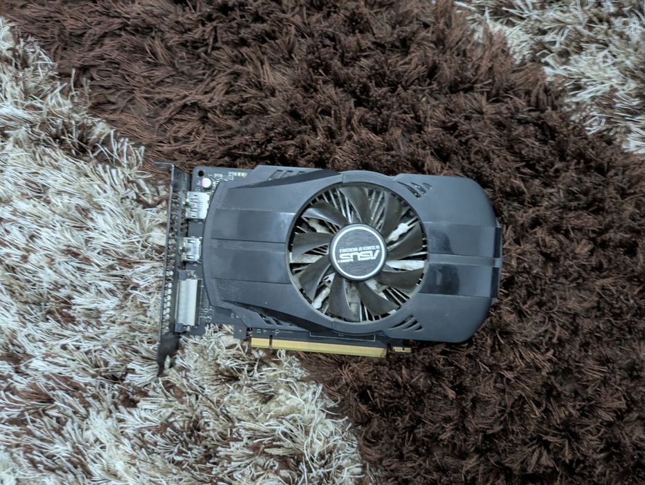 Placa video gtx 560, 950, 1050, AMD Radeon HD 4890