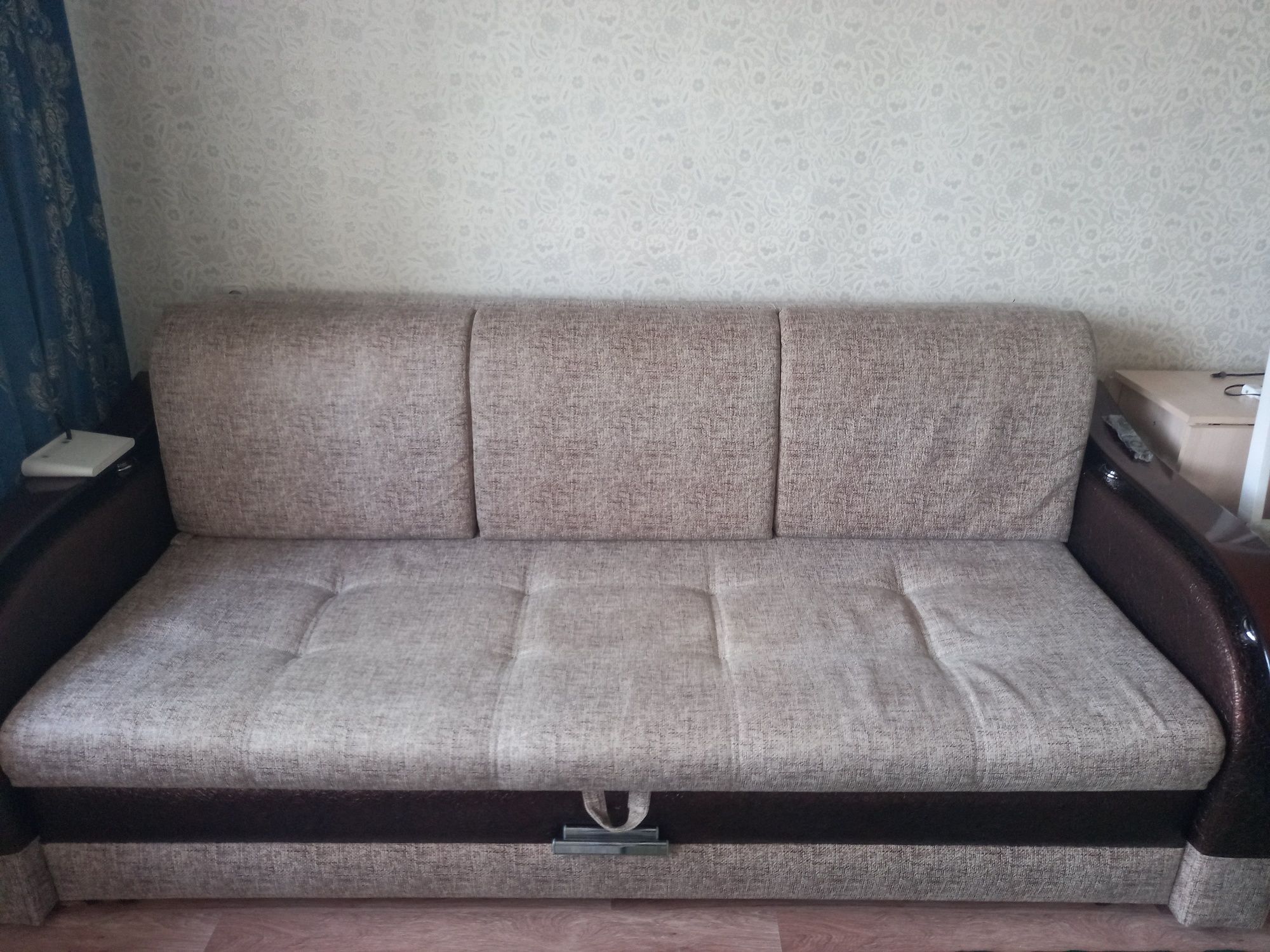 Продам Диван раздвижной