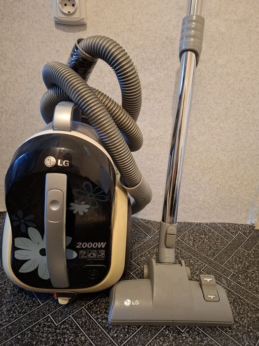 Прахосмукачка LG