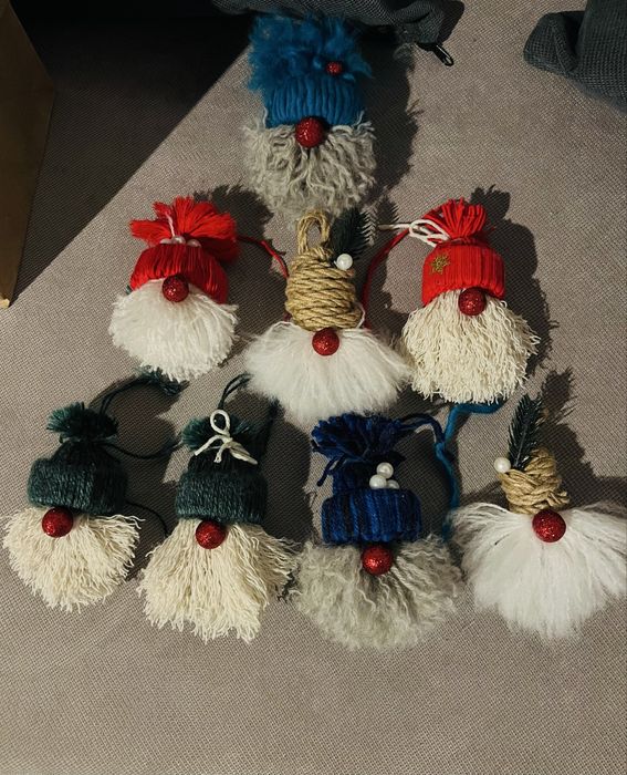 Коледни украси и аранжировки