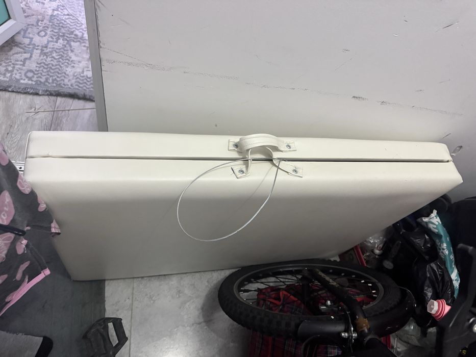 Продам кушетку, без торга