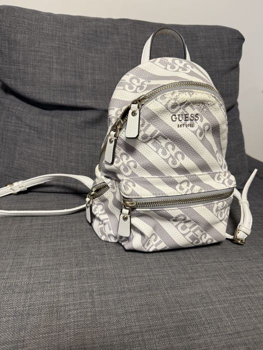 Оригинална раница Guess