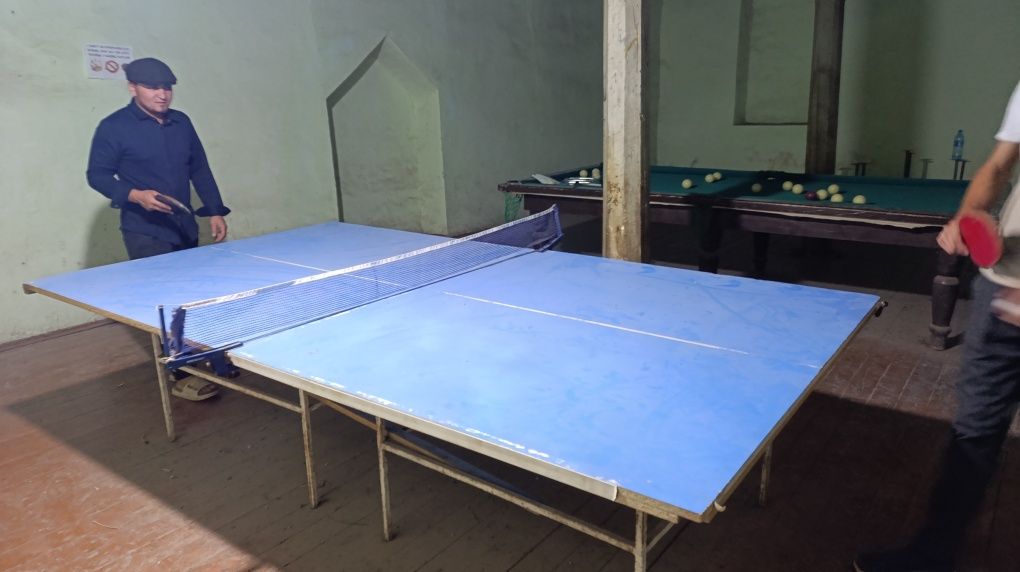 Bilyard va tennis doska sotiladi 200$ narxi kelishamiz