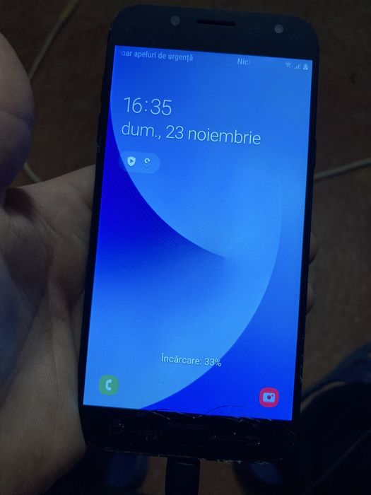 Vand Telefoane defecte si 9 perechi de casti cu fir