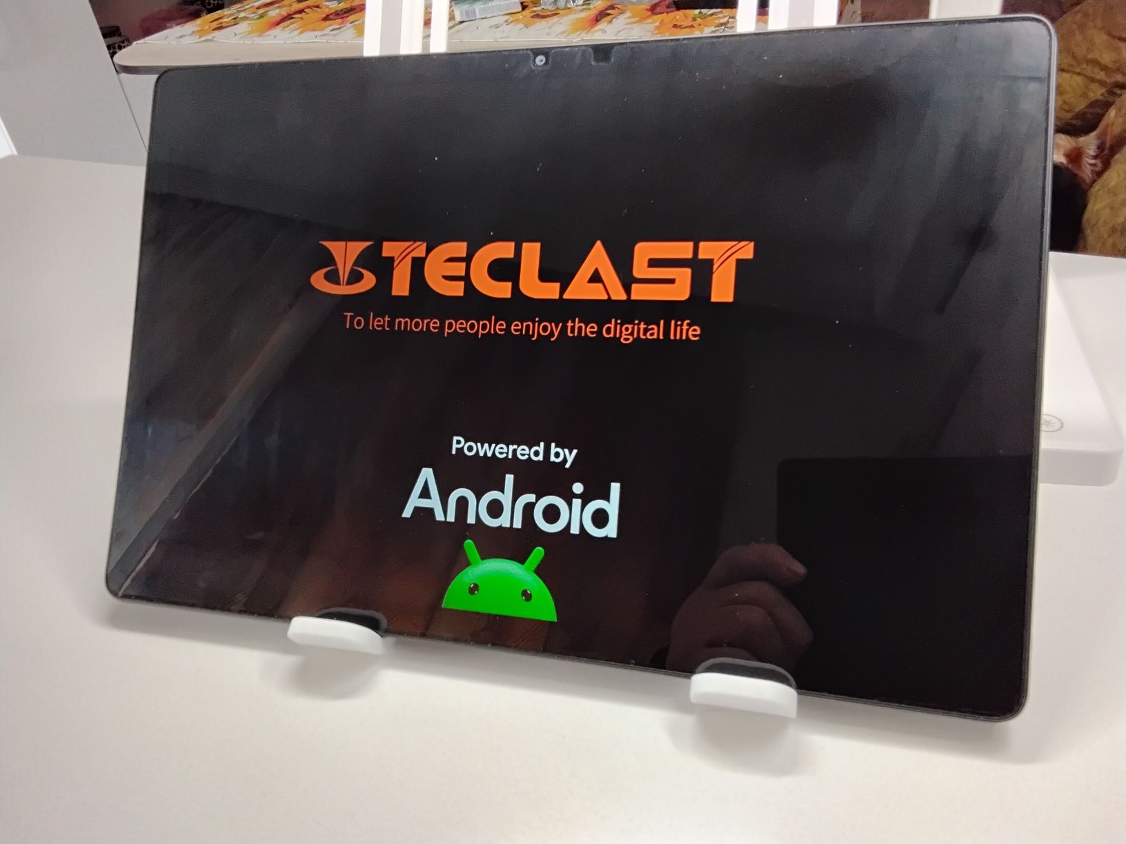 Продавам  неупотребяван таблет - Teclast T65 Max 13 inches Android 14