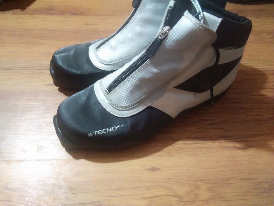 Обувки за ски бягане Salomon Ном. 42 и 40, Mendle 41 и Techno Pro 47