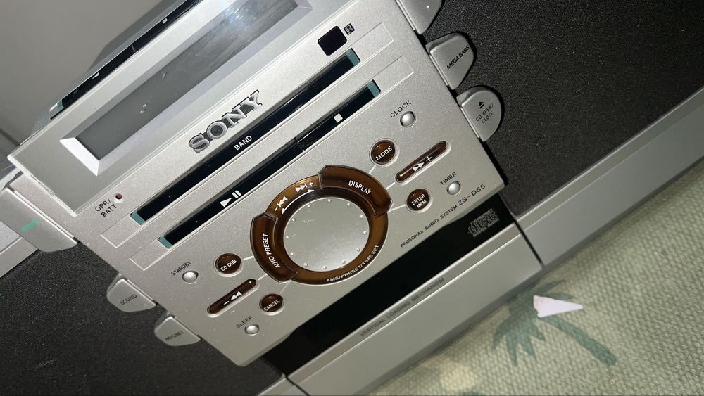 Sony ZS-D55 портативная аудиосистема
