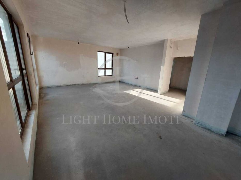 Продава се Четиристаен апартамент в Пловдив, Христо Смирненски - 219 кв.м за 1521 €/кв.м - Снимка #2