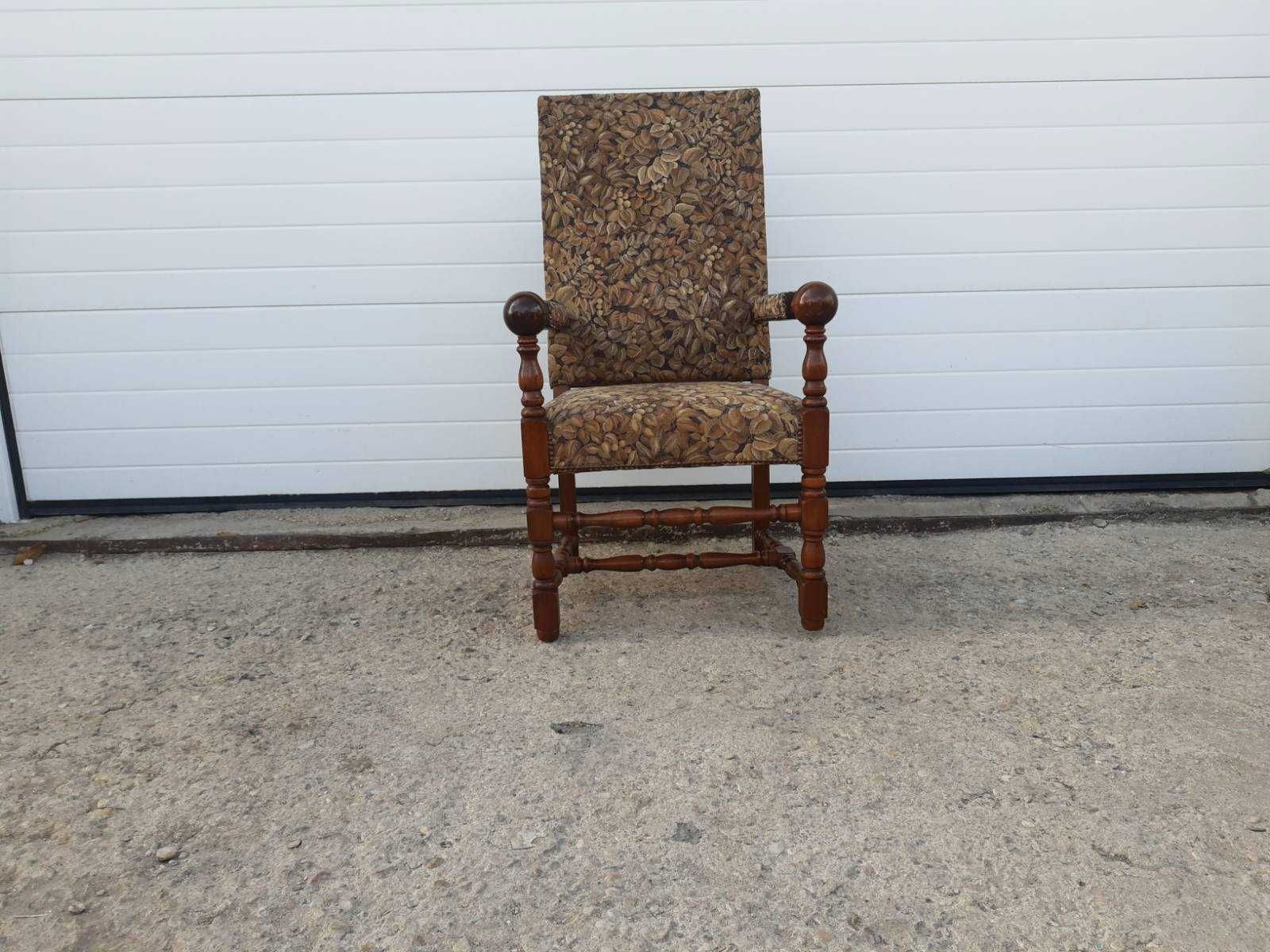Старинен трон кресло. Дърво и тапицерия. Внос Франция