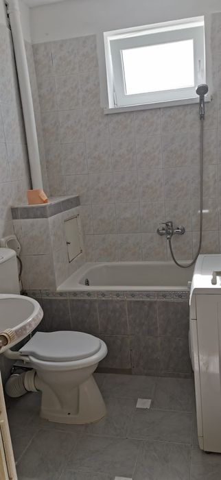 Ofer spre închiriere ap 3 cam centru civic