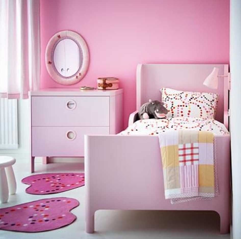 Dulap si comoda pentru copii, culoare  roz pal.