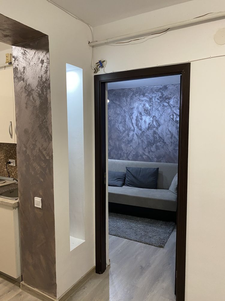 Vand apartament 2 camere -etaj 2 , Calea Bucuresti