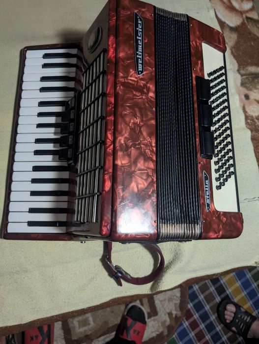 Acordeon Weltmaister 80 basi