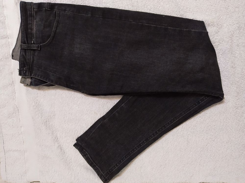 Срочно продам Черные джинсы