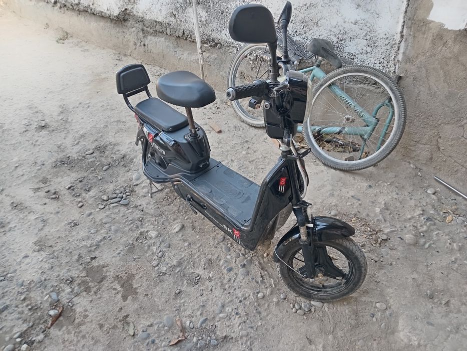 Кому надо этого номера звоните продаю скутер хорошую работу хороший ед