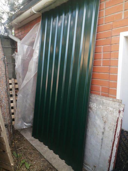 Продам проф лист 113×210см