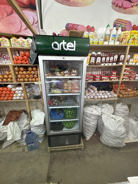 Халадилник  витириний сотилади ишлаб турибди