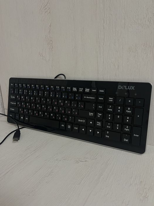 Продаю клавиатуру бренда «Delux» проводная.Б/у