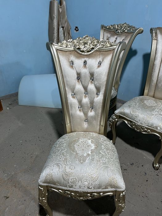 Stol stullar mehmonxona va zal uchun