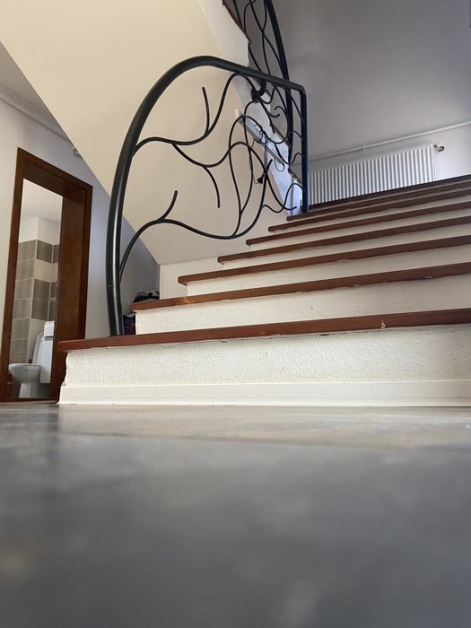 Proprietar-Casa-4 camere-Panouri Fotovoltaice- asfalt