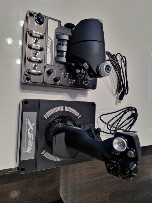 Джойстик Logitech X56
