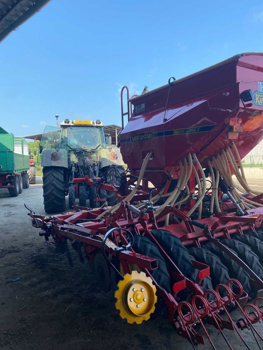 Vaderstad Rapid 400 F (Semanatoare Paioase)