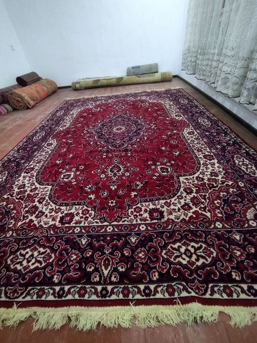 Гилем, дорожкалар сатылады