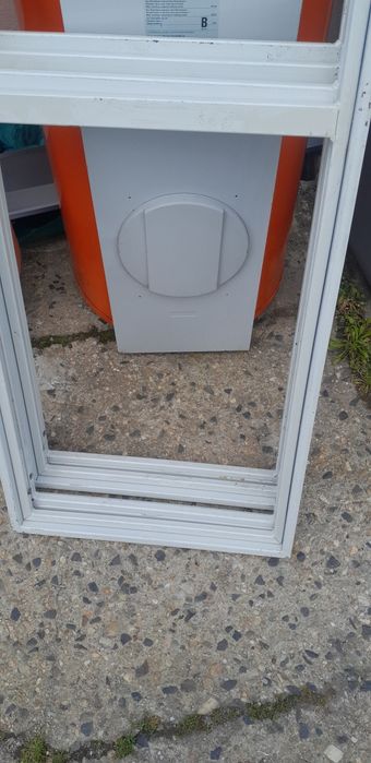 Vand rafturi  metalice cu placa din PAL