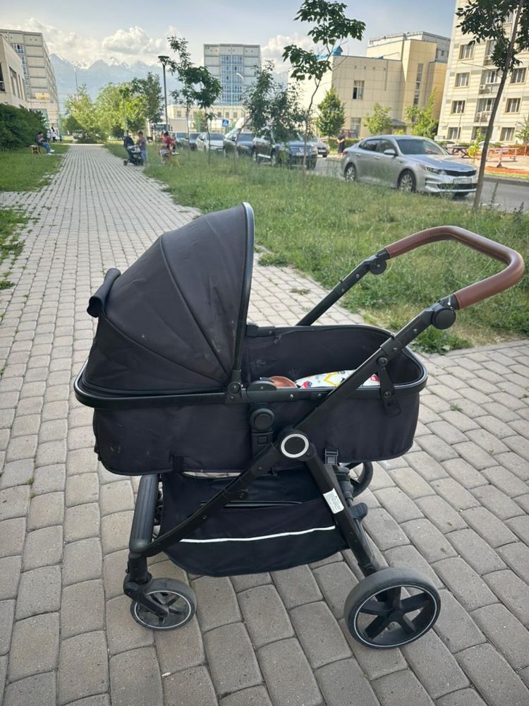 Продам коляска Tomix