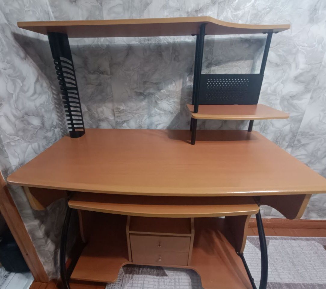 продам стол хорошом состояние