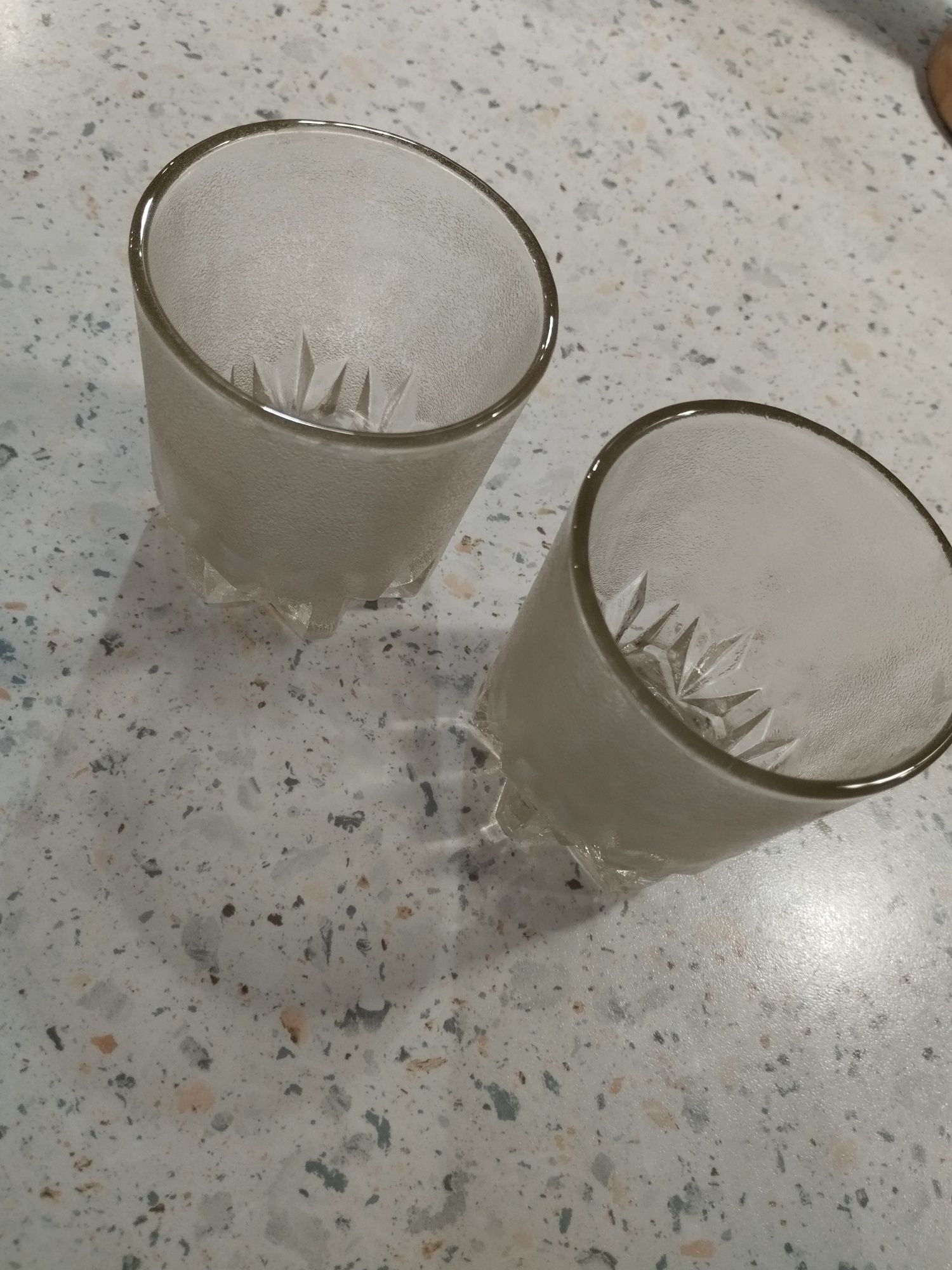 Стъклени чаши за вода