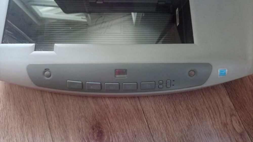 Продам сканер HP ScanJet 5590