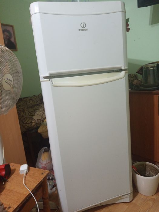 Продам холодильник б/у ИНДЕЗИТ , 20000
