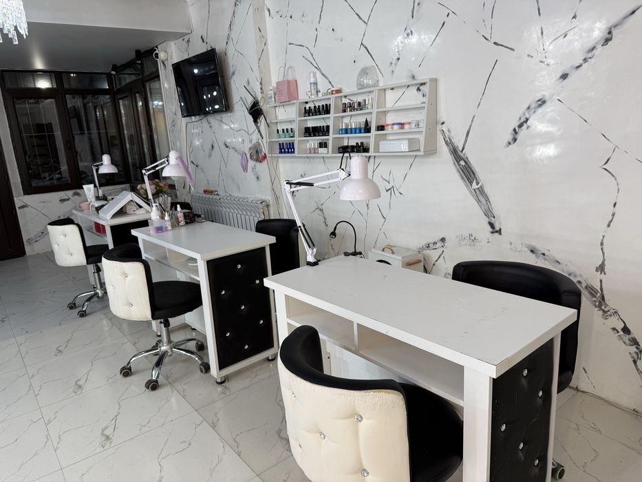 Сдам в аренду столик для маникюр и педикюра